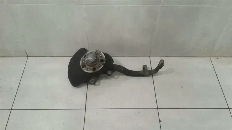 Mercedes S W221 Left Front Hub A2213324501 Wheel Bearing Housing Front Left