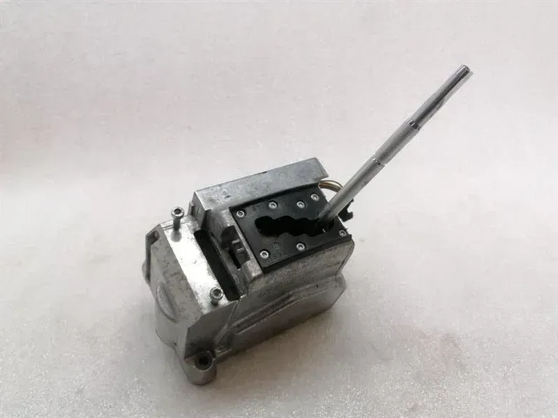 MAYBACH 57 W240 Gear Selector A2402671824 Circuit Backdrop