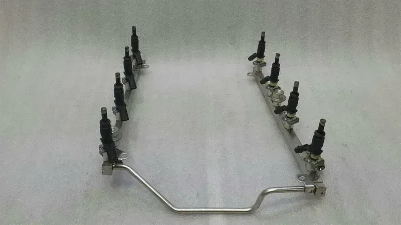 Mercedes SL R230 Fuel Rail A2730700795 Fuel Injection Moulding Pipe Distributor Complete