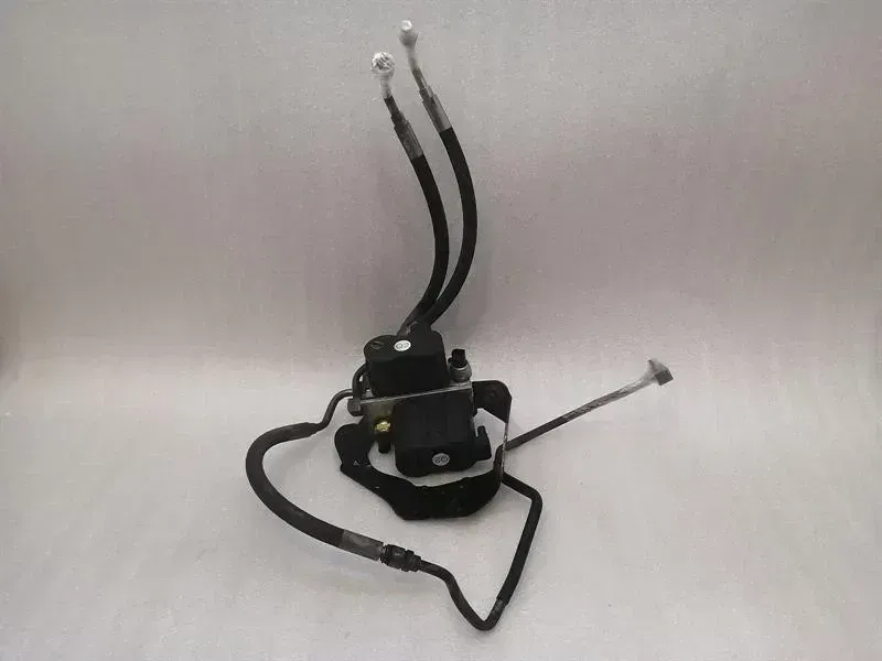 Mercedes S-Class W222 S63 AMG Rear ABC Valve A2213201058 Hydraulic Valve Rear