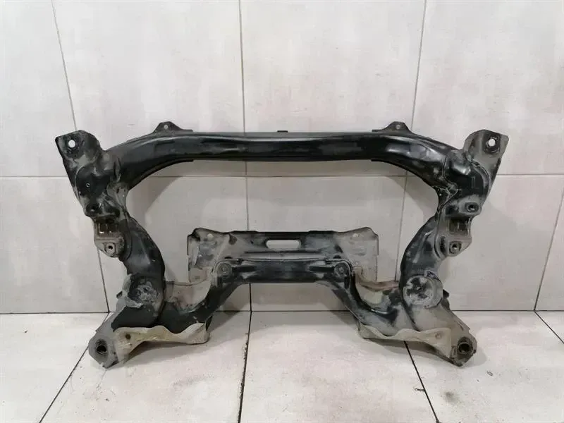 Mercedes CLS W219 Beam Subframe Front A2116201587 Front Axle Beam