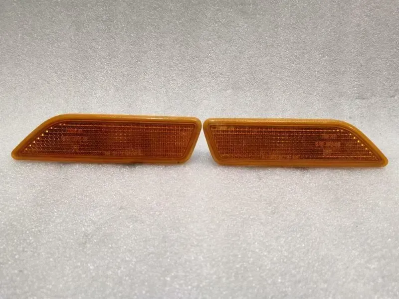 Mercedes CLS W219 side marker light A2198200421 side marker light L + R