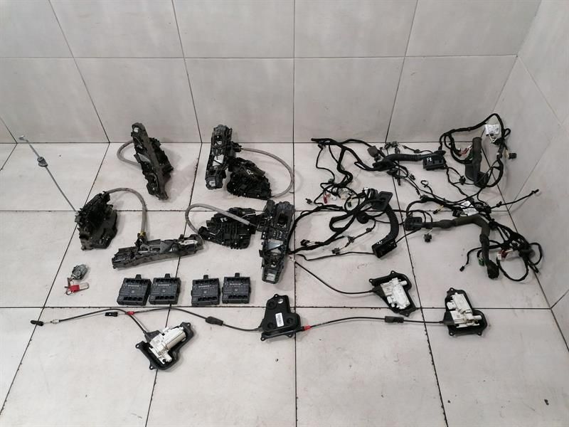 Mercedes GLE W292 C292 door lock A0997207100 door lock soft close set rhd