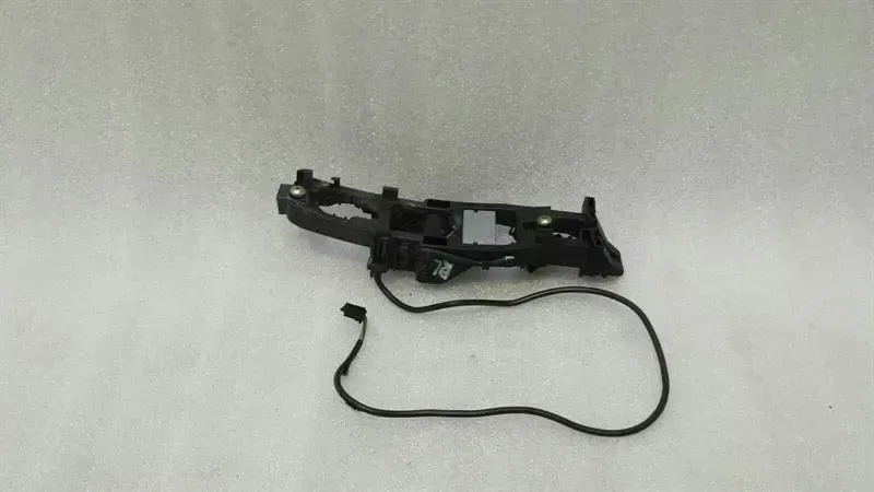 Mercedes CLS W219 RLH handle carrier A2117600334 door handle carrier HL keyless