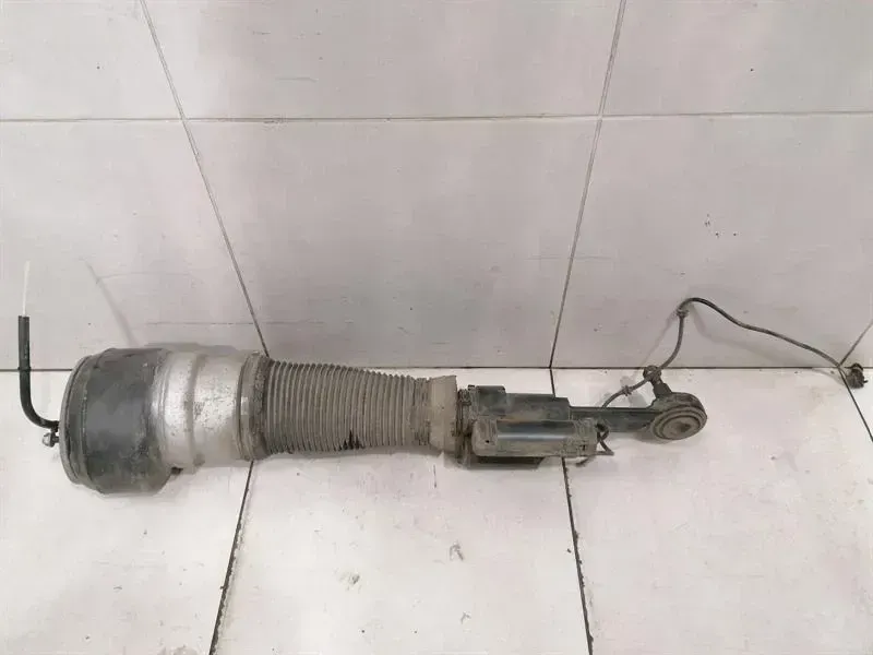 Mercedes S W221 Shock Absorber Front A2213200438 Shock Absorber Front 4-MATIC