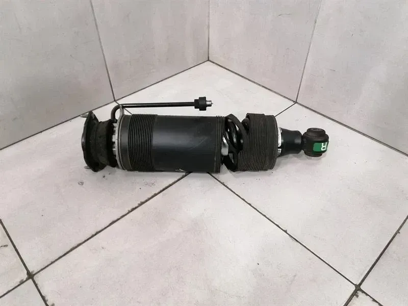 Mercedes SL R230 stötdämpare bak A2303205813 stötdämpare bak 06-10