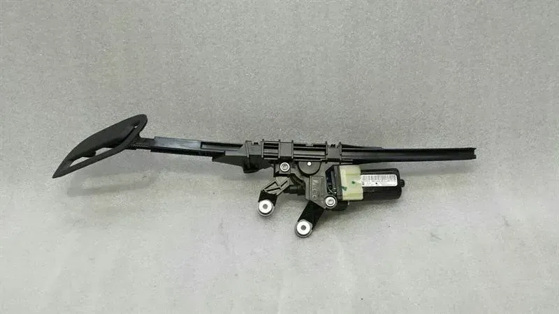 Audi S5 8T Right Seatbelt Tensioner 8F0857760 Seat Belt Retainer Right