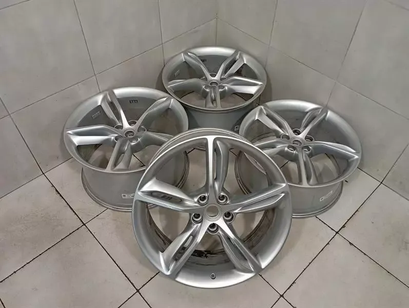Ferrari 296 GTB GTS F171 Alloy Wheel 976579 Forged High Gloss Silver Alloy Wheel