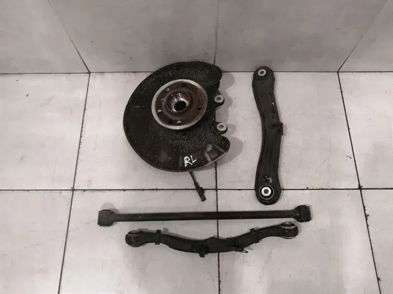 Mercedes GLS 350D Left Rear Hub A1663500408 Wheel Bearing Housing Rear Left Set
