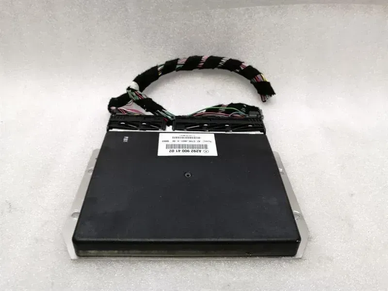 Mercedes GLS 350D GLS63 AMG SUSPENSION module A2929004102 AIRMATIC control unit