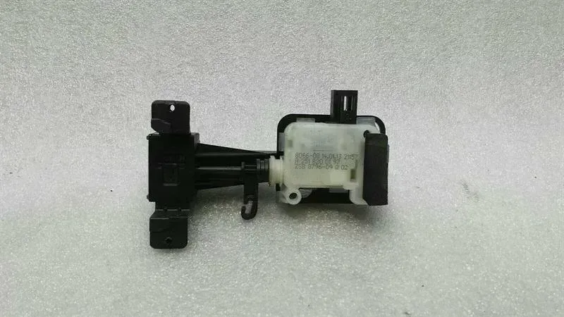 Mercedes S-Class W221 fuel cap actuator A2518200197 fuel filler flap actuator flap