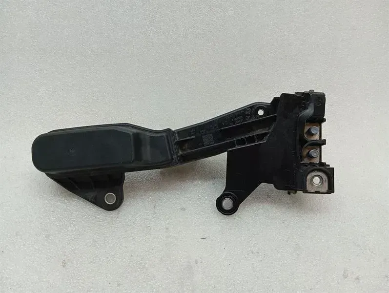 BMW 3 Series M3 G80 G20 Front Fuse Box 6842529 Front Fuse Box