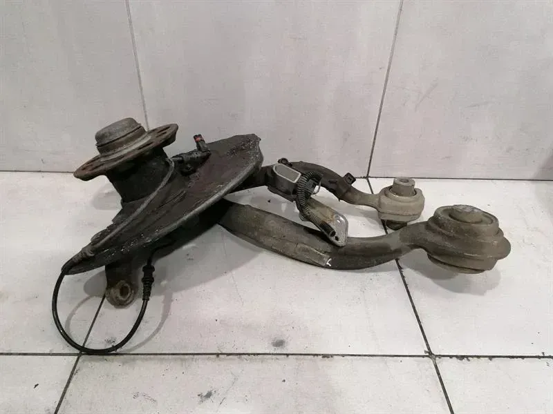 Mercedes E W212 Left Front Hub Set A2123322301 Wheel Bearing Housing Front Left