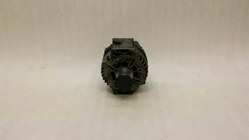 Mercedes S-Class W221 Alternator A0131540902 Alternator-