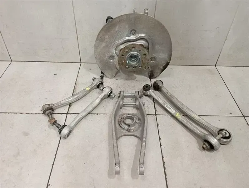 BMW 4 M4 G82 G22 Left Rear Hub 8095657 Wheel Bearing Housing Rear Left