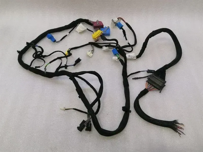 Mercedes G-Wagen W463 Right Seat Wiring Loom A4638200231 Right Seat Wiring Harness