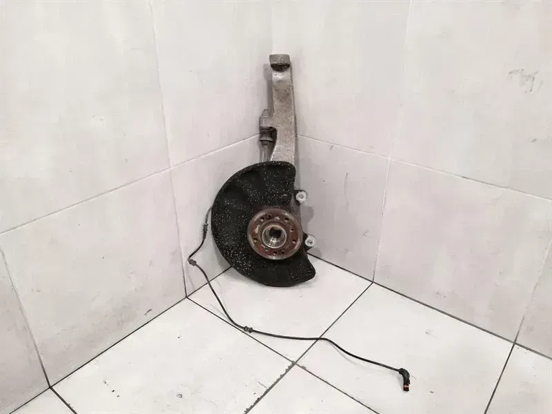 Mercedes GLS 350D Left Front Hub A1663300920 Wheel Bearing Housing Front Left