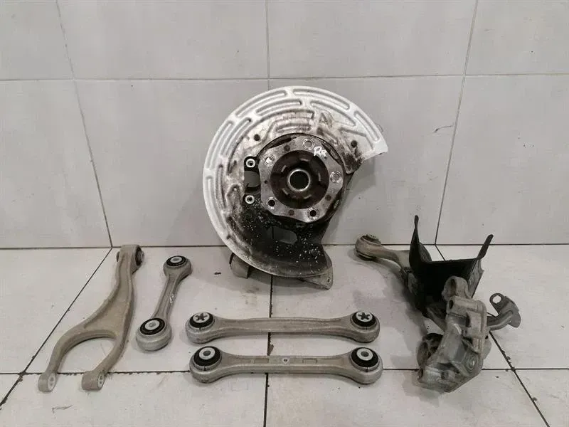 Porsche 911 992 Right Rear Hub 992505436B Wheel Bearing Housing Rear Right FAULTY