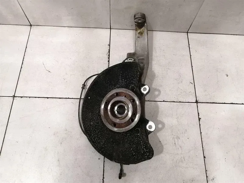 Mercedes GLS 350D Left Front Hub A1663300920 Wheel Bearing Housing Front Left