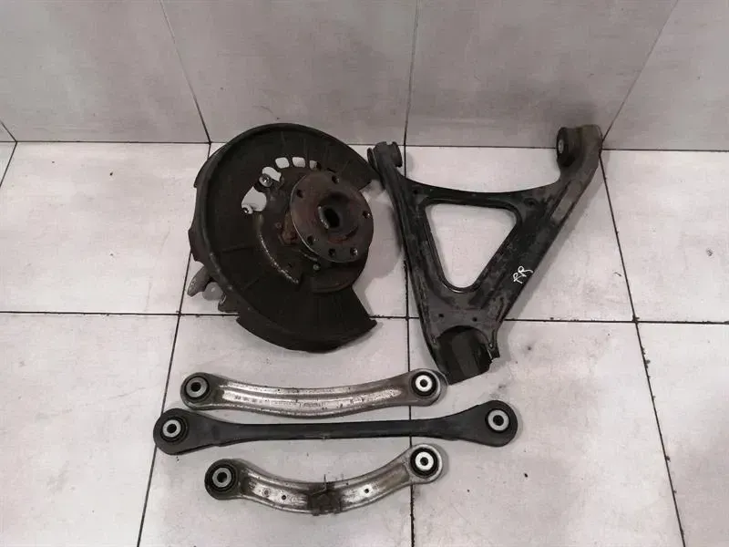 Porsche Cayenne 958 92A Right Rear Hub 95833161201 Wheel Bearing Housing Rear Right