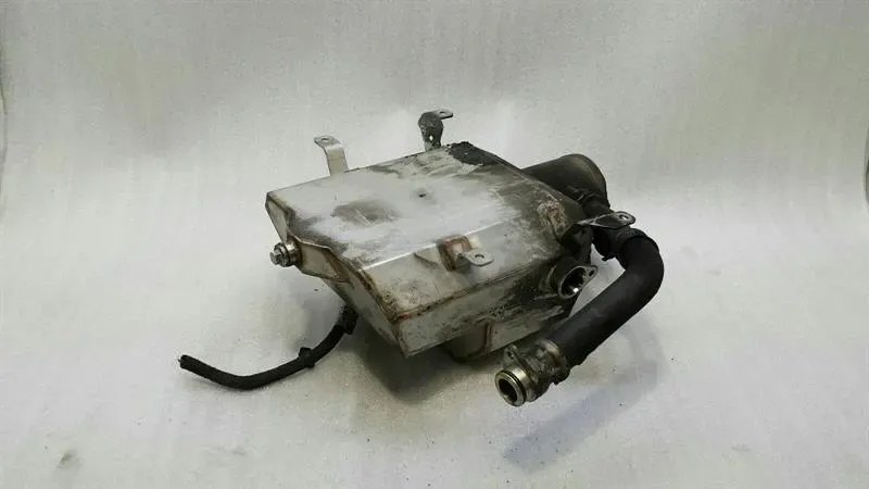 Aston Martin Vantage V8 Oil Tank 9G33-6C702-BC Oil Tank-
