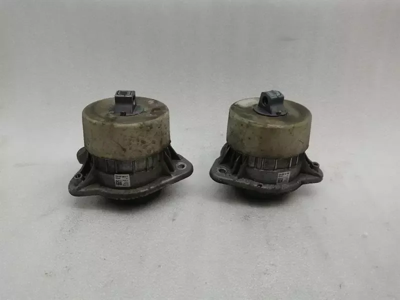 Mercedes CL W217 engine mount set A2222405117 engine mount set