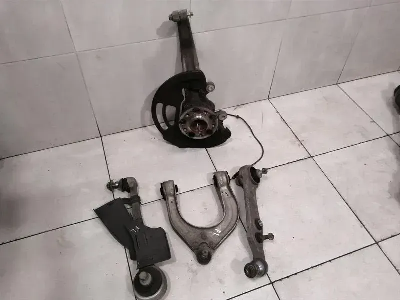 Mercedes SL R231 Left Front Hub Set A2313320701 Wheel Bearing Housing Front Left Set