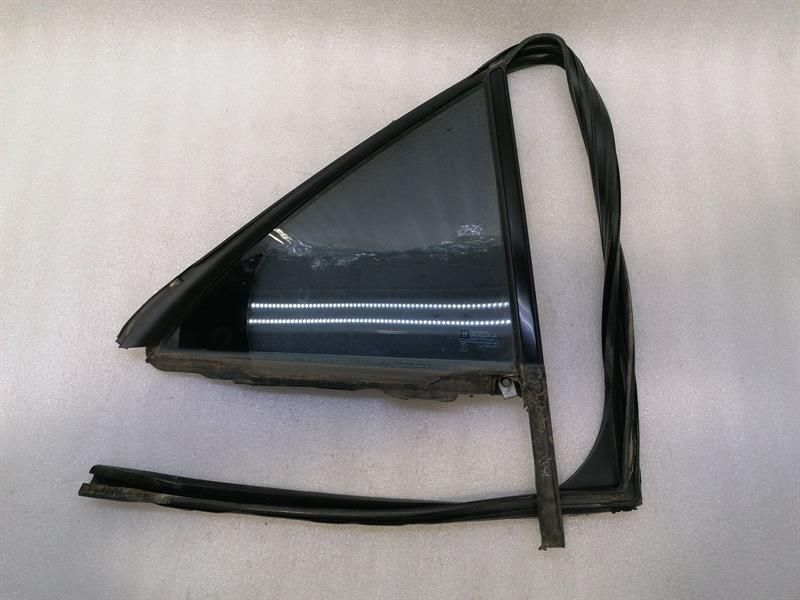 Cadillac STS-V STS LC3 Right Rear Quarter Glass 25779160 Door Panel 1/4 Rear