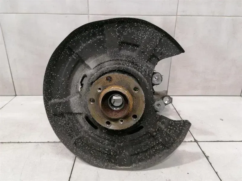 BMW 6 Series F13 Left Rear Hub 33322284145 wheel bearing housing rear left