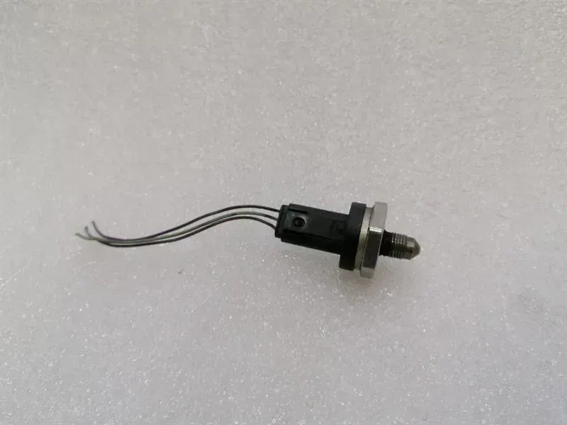 BMW 5 SERIES F90 G30 M5 SENSOR 7622231 FUEL PRESSURE