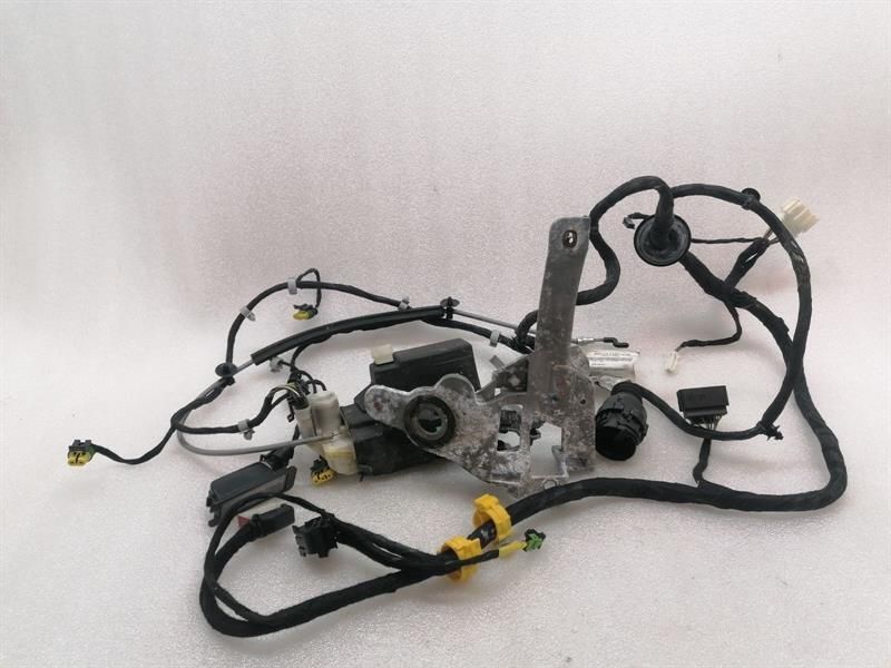 Maserati Granturismo M145 Left Door Lock 68893400 Door Lock Left