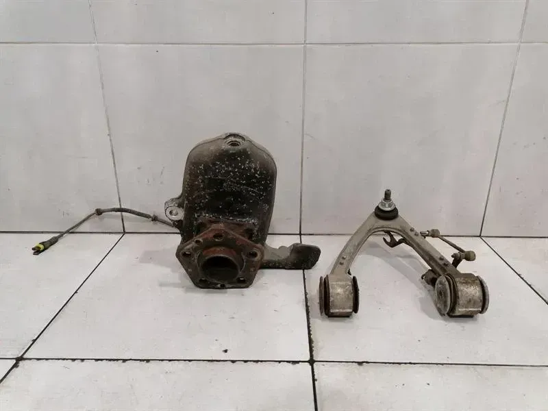 Maserati Granturismo M145 Left Front Hub 197118 Wheel Bearing Case Front Left