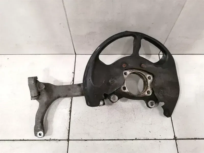 Audi RS4 8E B7 Right Front Hub 8E0407254F Wheel Bearing Housing Front Right