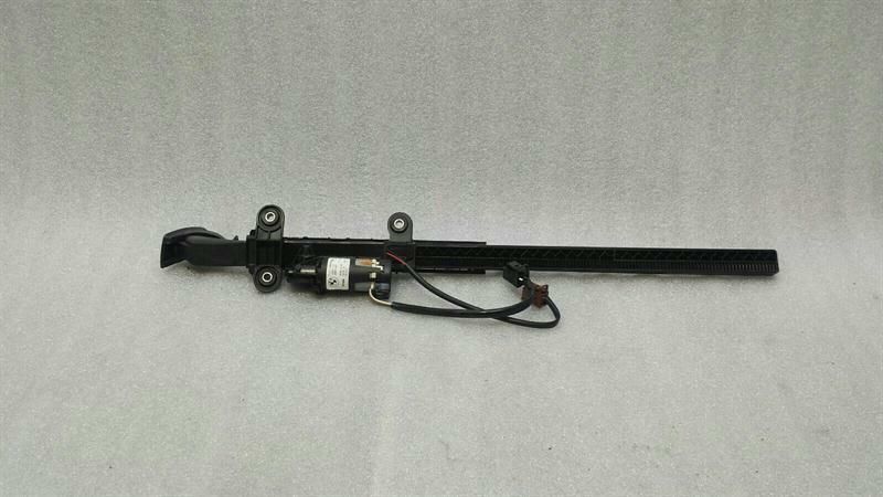 BMW 3 Series E92 Left Belt Tensioner 9165379 Left Belt Sender