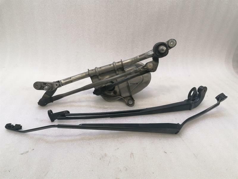 MASERATI GRANTURISMO M145 front Wiper engine 80257600 RIGHT HANDLE RHD
