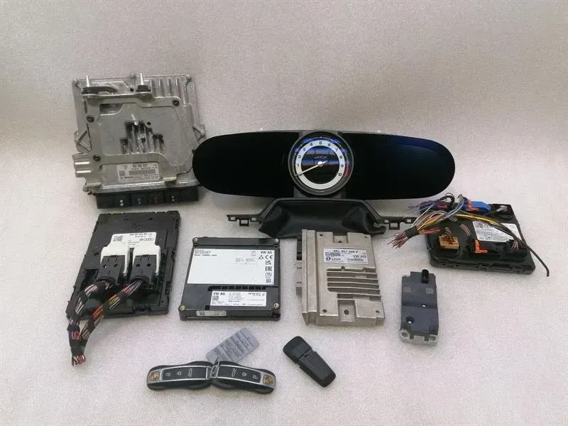 Porsche 911 992 GT3 Engine ECU SET 992906033 Engine Control Unit SET