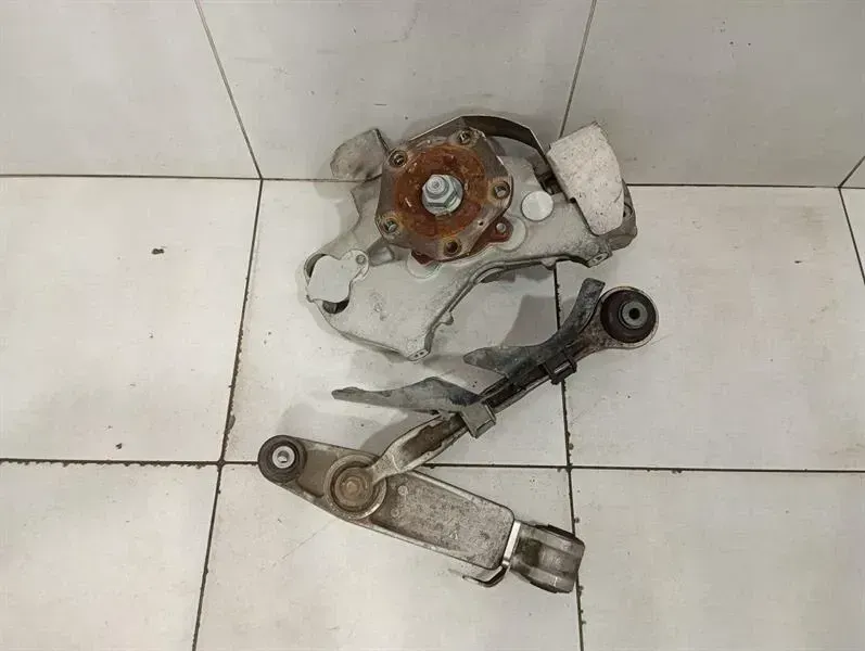 Porsche Boxster Spyder 718 Left Front Hub 99134165781 Wheel Bearing Housing Front Li