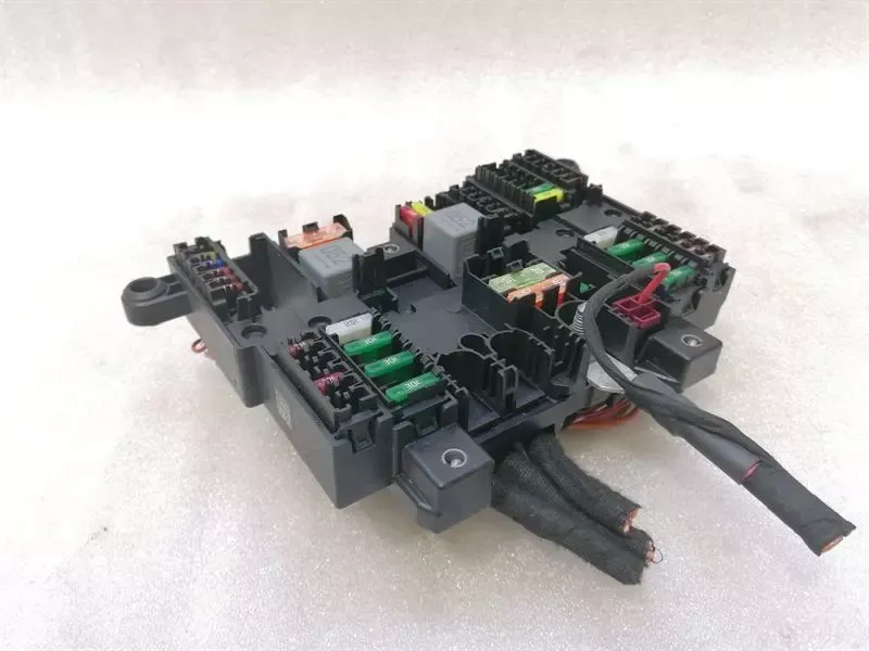 Mercedes A Class W177 Fuse Box A1779061002 Fuse Box