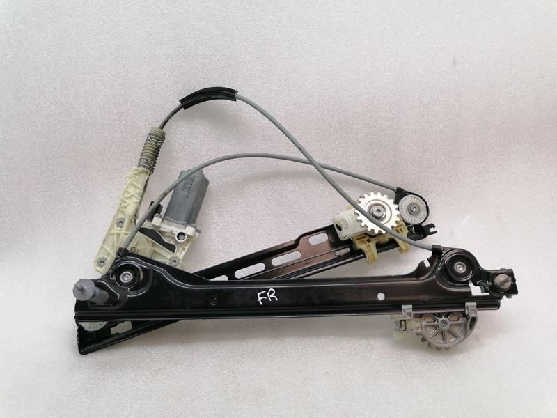 Porsche Cayman 718 Right Front Door Winder 99154207602 Front Right Window