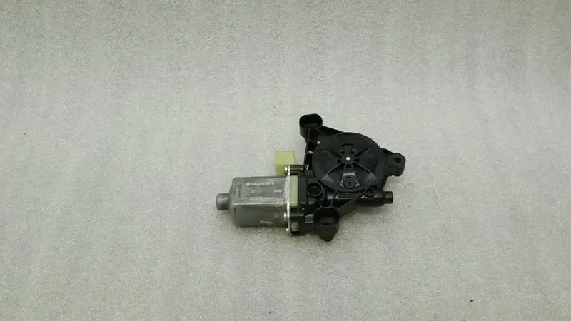 Audi S3 8V Left Door Window Motor 5Q0959802B Power Window Motor Left