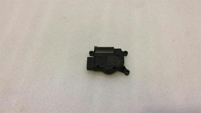 Audi TT 8S Vent Flap Motor 5Q0907511K Servo Motor