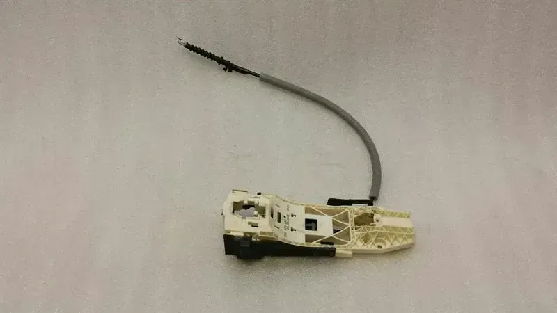 Audi TT 8S left door handle carrier 8S0839885 carrier door handle left