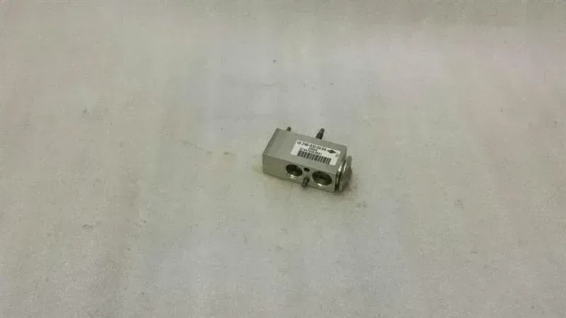 Mercedes A Class W176 Heater Valve A2468300084 Heater Valve