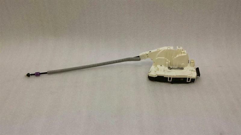 Mercedes A Class W176 Front Left Door Lock A1667200735 RHD RIGHT HANDLEBAR