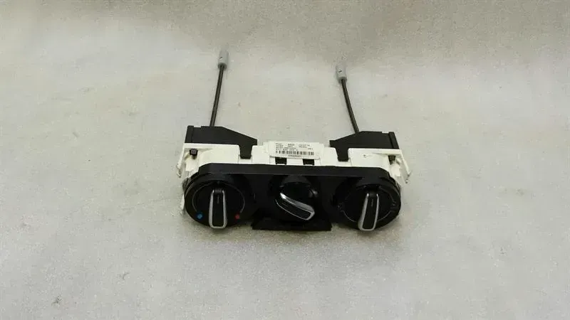 Audi A1 8X Auto Climate Control 8X0820045A Climate Control Panel