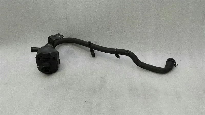 Tesla Model S 75 Additional Cooling Pump 1057235-00-F Coolant Pump Pump