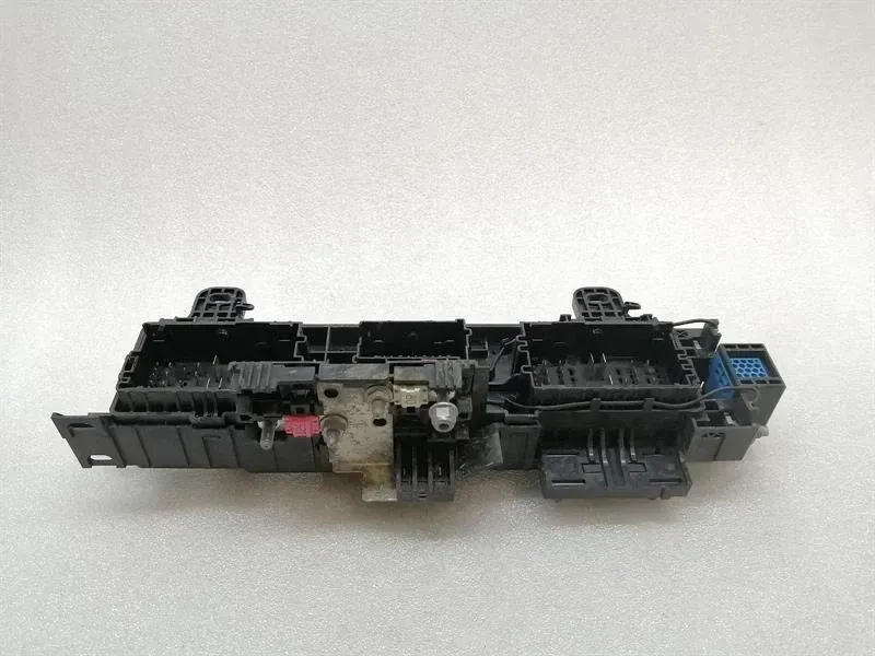 Tesla Model S 75 Fuse Box 1034405-00-F Fuse Box
