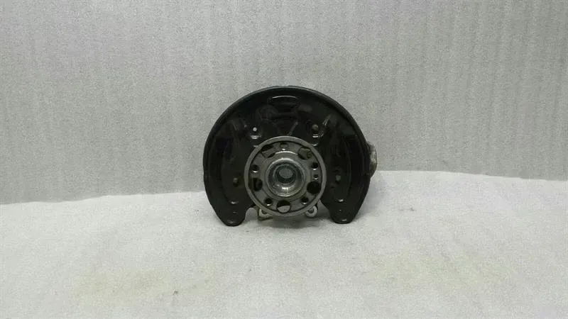 Mercedes C Class W205 Right Rear Hub A2053500241 Wheel Bearing Housing Rear Right