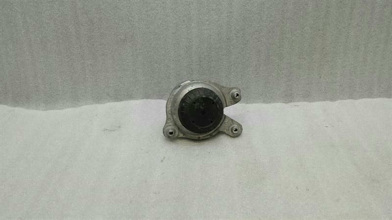 Mercedes C Class W205 Left Engine Mount A2052406617 Engine Mount Left Diesel