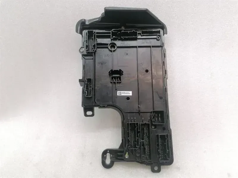 Tesla Model 3 Electronic Module 1567455-00-B Comfort/Convenience Controller